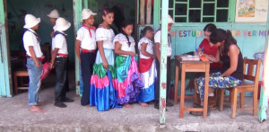 Proyecto promueve autogestión comunitaria3