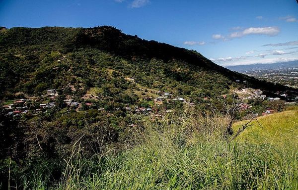Cerros de Escazú Exijamos a las municipalidades que cumplan con su